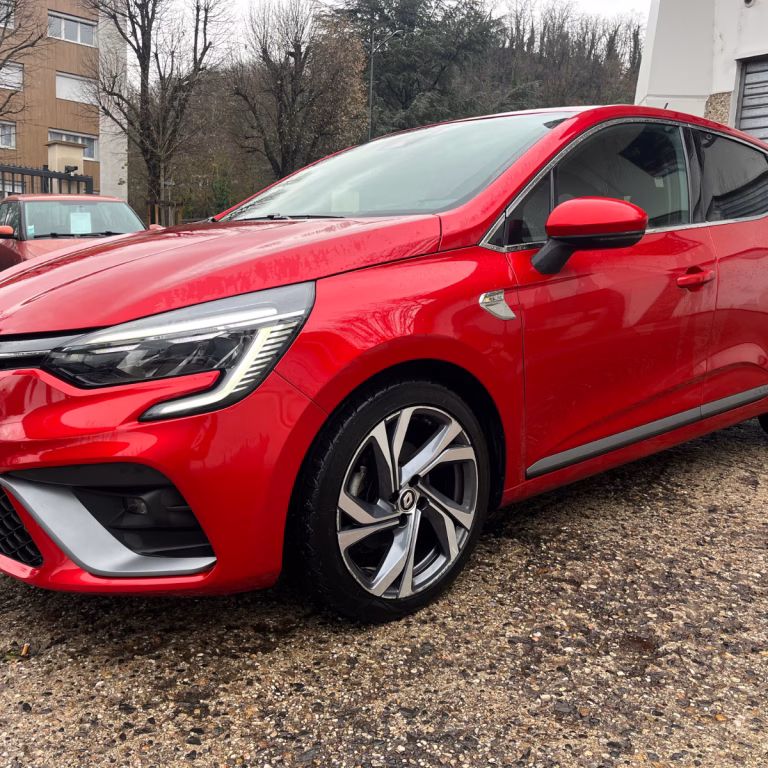 Face avant Renault Clio 5 RS Line rouge location voiture Algérie aéroport