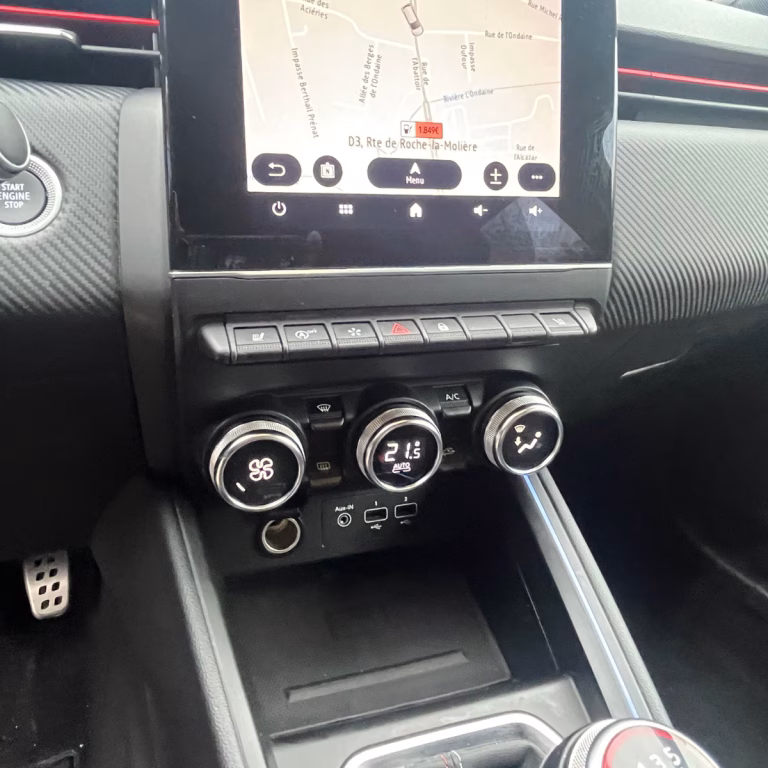 Écran tactile Clio 5 RS Line GPS et Apple CarPlay location voiture Algérie