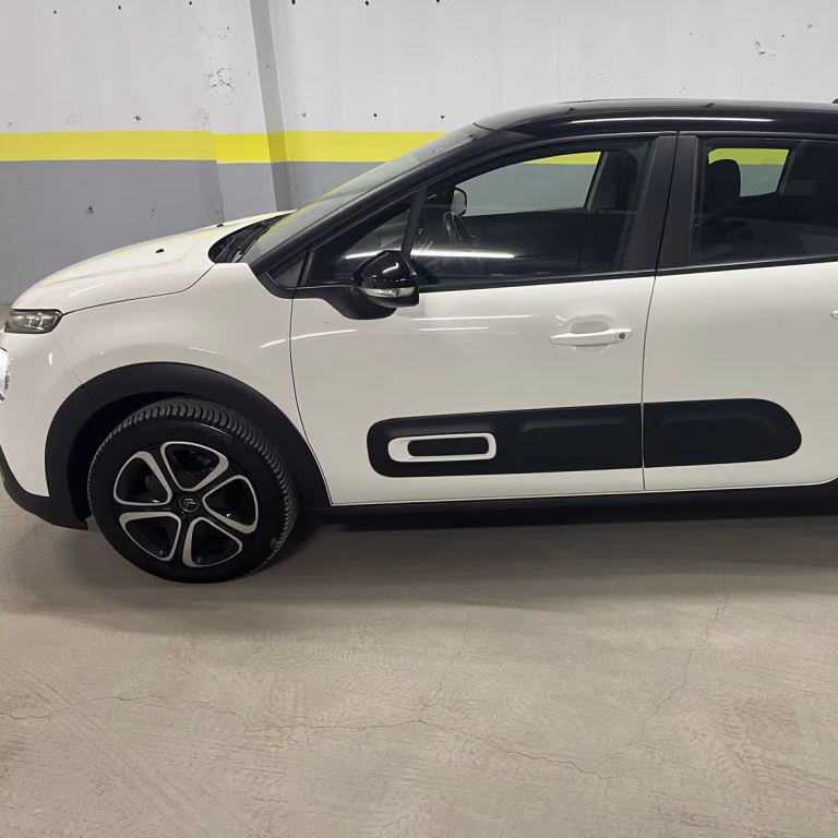 Citroën C3 vue avant oblique location France Algérie pick-up aéroport