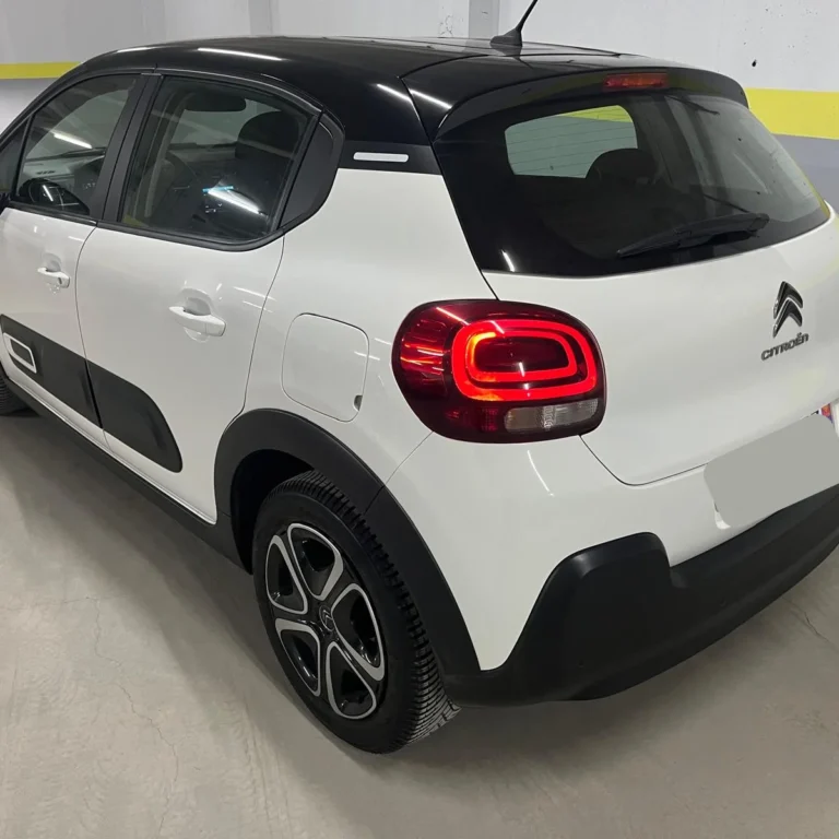 Profil droit Citroën C3 blanche location France arrivée aéroports Alger Oran Tlemcen Chlef