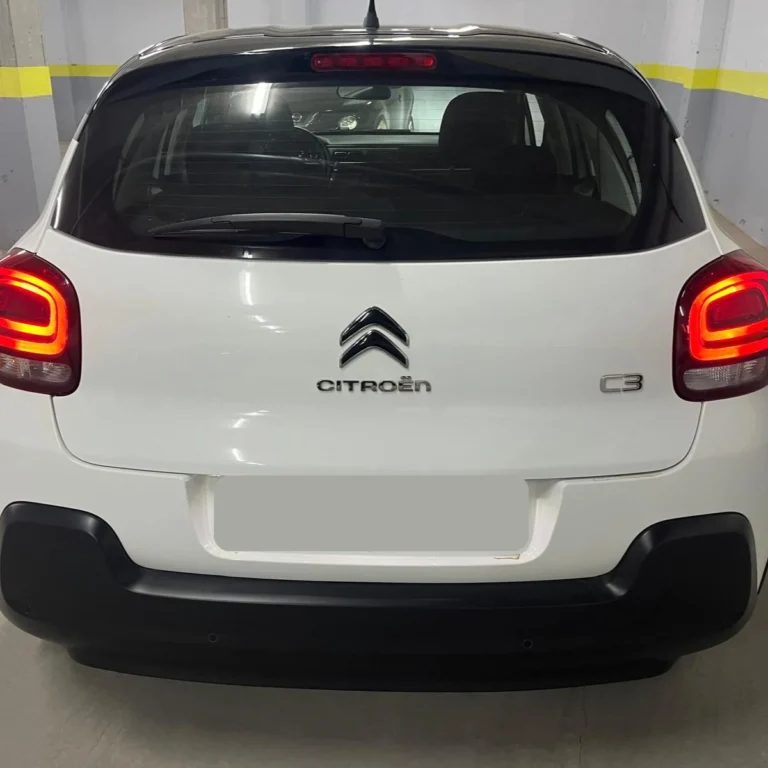 Arrière droit Citroën C3 blanche location voiture France Algérie arrivée aéroport