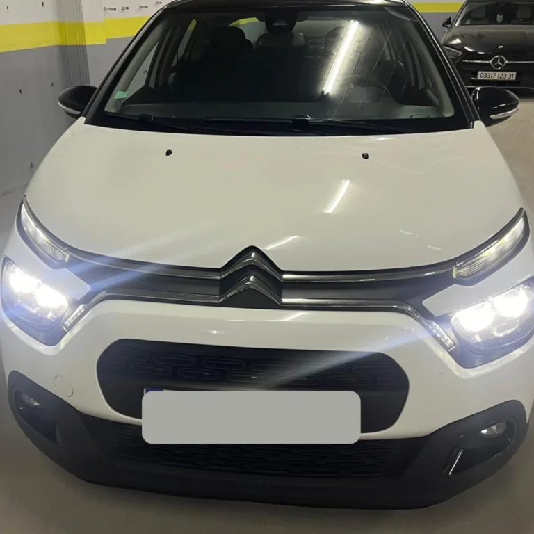 Citroën C3 blanche avant large location depuis France pour arrivée Alger Oran Tlemcen Chlef