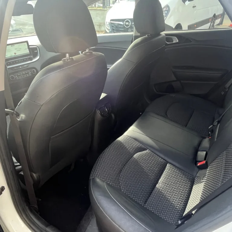 Sièges arrière confortables Renault Clio 5 RS Line location voiture Algérie