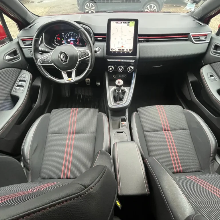 Intérieur complet Clio 5 RS Line rouge location voiture premium Algérie